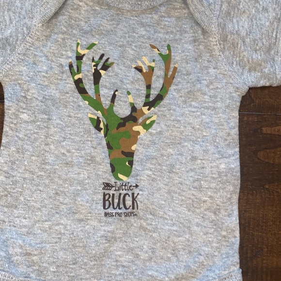 Rabbit skins little buck camouflage newborn grey one piece new with tags - Picture 3 of 6